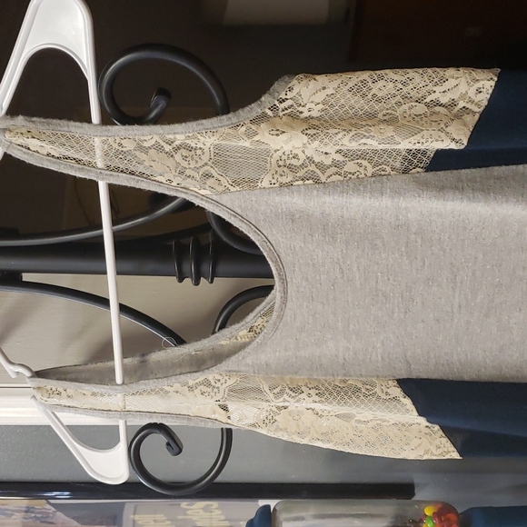 M Just Ginger Color Block Tank Top. - Picture 2 of 6